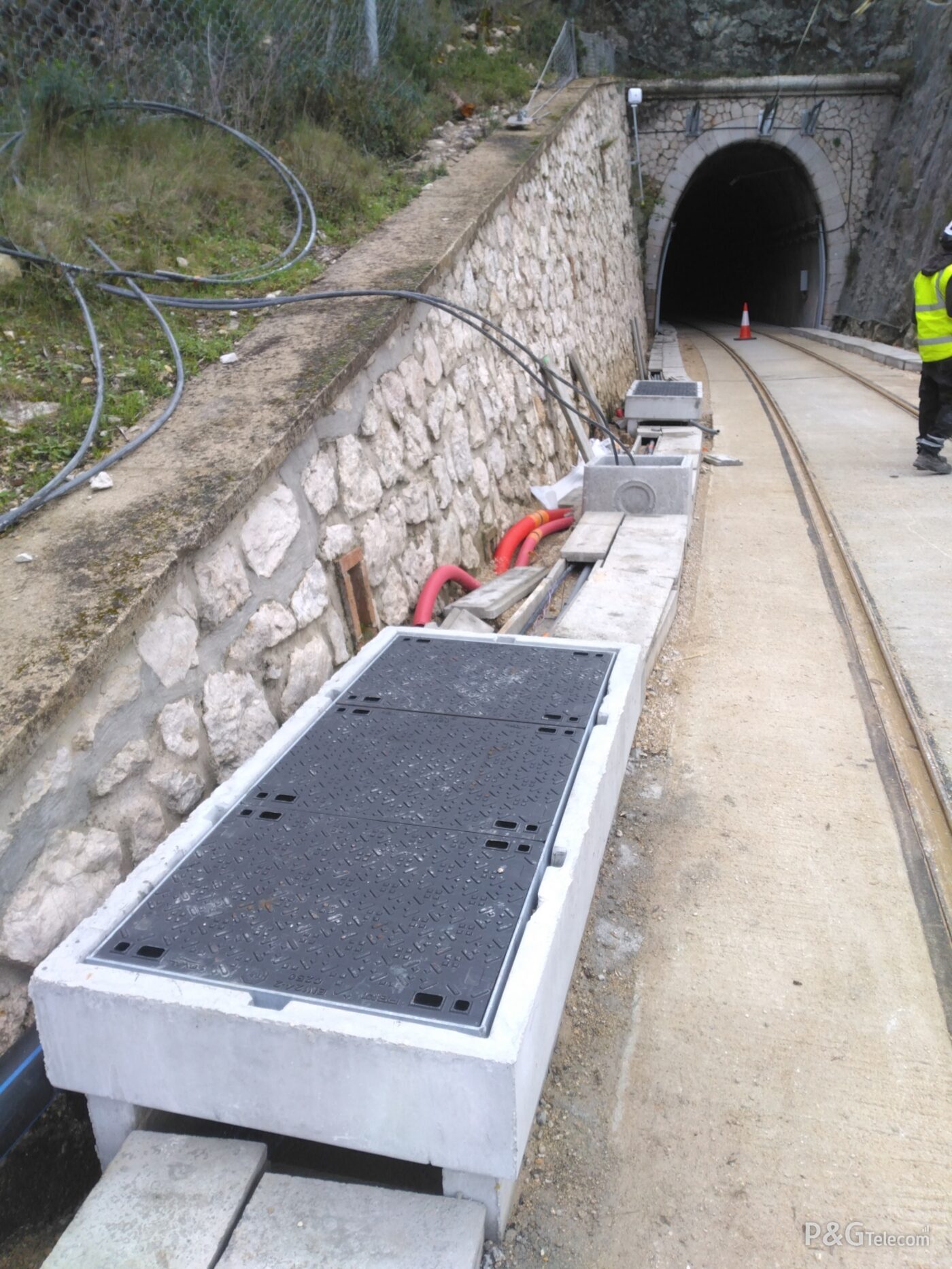 Chambre béton et tunnel ferroviaire, chantier P&G Telecom